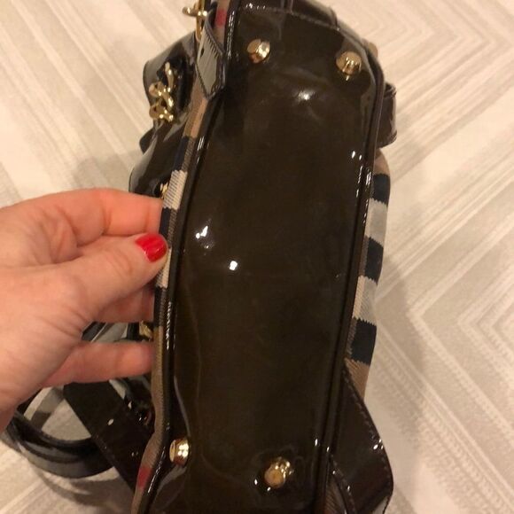 BURBERRY Prosum Brown Patent & Plaid Canvas Chain Link Shoulder Bag - Picture 8 of 11